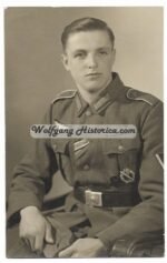 Heer Soldier wearing the Nahkampfspange Portrait - Image 2