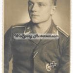 Luftwaffe Flying Personnel wearing the Fliegerschützenabzeichen Cloth Badge