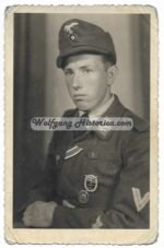 Luftwaffe Obergefreiter with Erdkampfabzeichen, VWA and Flak Specialty Badge - Image 2