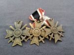'Dealer's Lot' 3x Kriegsverdienstkreuz 2. Klasse - War Merit Cross 2nd Class with Swords
