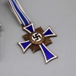 Mutterkreuz in Bronze - Mother's Cross in Bronze