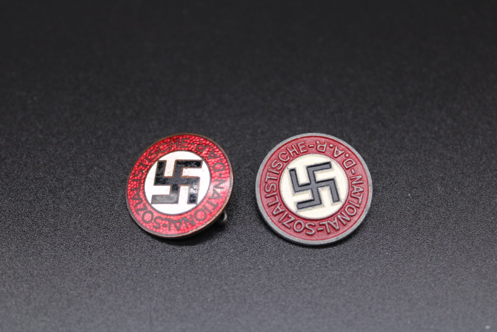 ERE48 - NSDAP - 1 2x NSDAP Membership Badges (1x M1/17, 1x Period Repaired) - Image 1