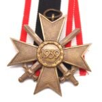 Kriegsverdienstkreuz 2. Klasse mit Schwertern - "37" Baumeuster