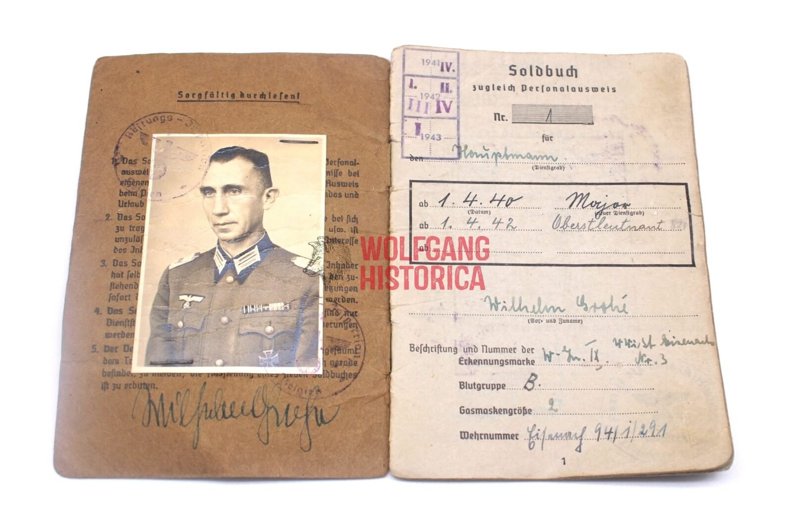 IMG_5351 Soldbuch Oberstleutnant - Eisenach, Belgien, Dnjepropetrowsk (8x Awards) (Died July '45) - Image 1