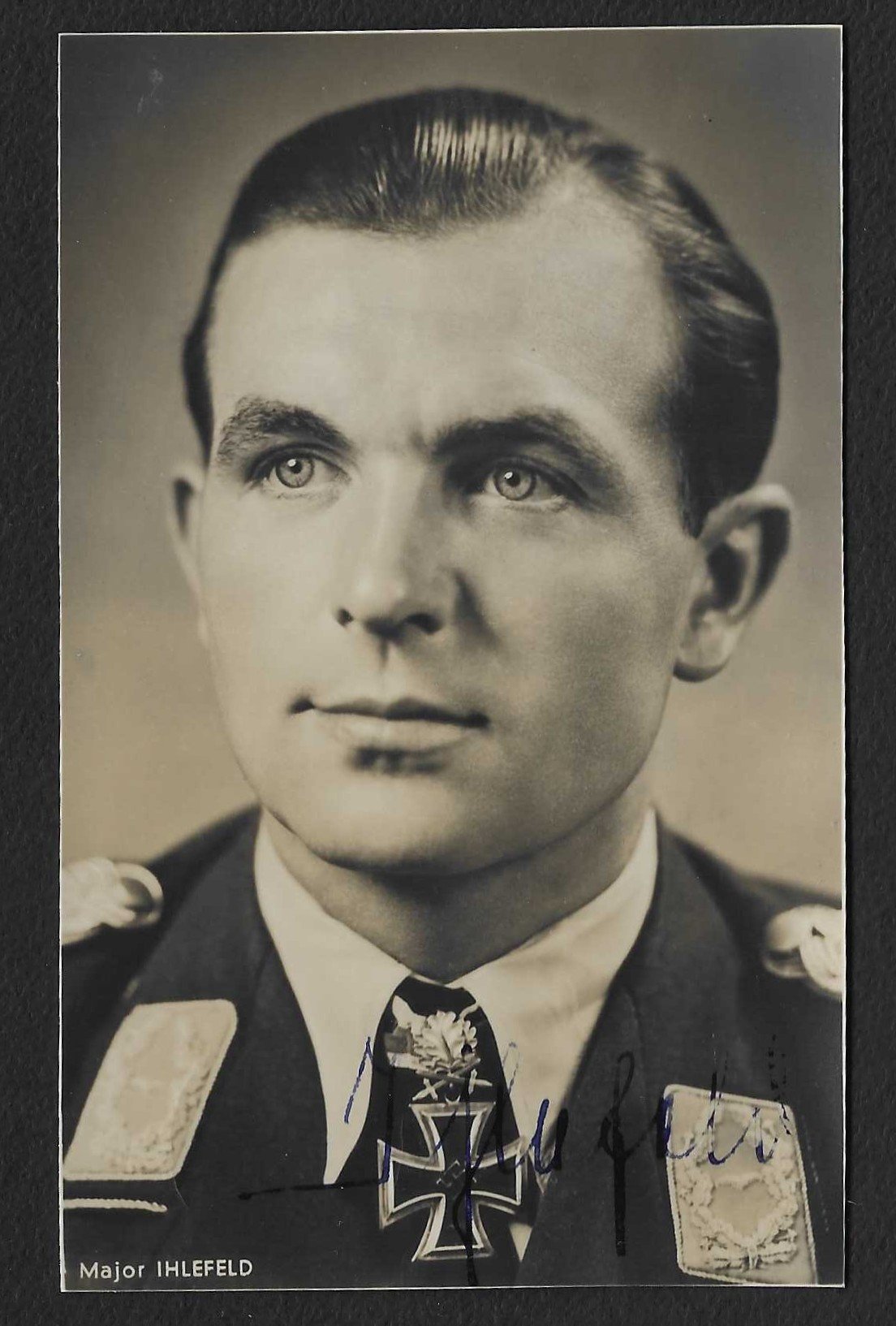 Foto_2026-04-15_095126 Herbert Ihlefeld – Jagdgeschwader 77 “Herz As” (Schwertern) (Wartime Signed) - Image 1