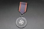 Luftschutz-Ehrenzeichen 2. Klasse (Cased) - Image 4