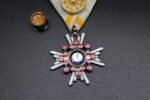 Order of the Sacred Treasure 4th Class (Cased) - Image 2