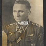 Portrait of WH Oberfeldwebel wearing Ritterkreuz & DKIG