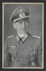 Portrait of Wehrmacht (Heer) Oberleutnant wearing the Deutsches Kreuz in Gold