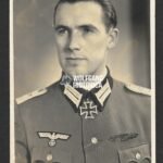 Portrait of unknown Ritterkreuzträger with DKIG and Nahkampfspange (!)