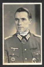 Portrait of unknown Ritterkreuzträger with DKIG and Nahkampfspange (!)