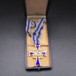 Mutterkreuz in Gold - Mother’s Cross in Gold (Ochs & Bonn, Hanau + Cased)