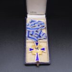 Mutterkreuz in Gold - Mother’s Cross in Gold (A. Rettenmaier, Schwäbisch Gmünd + Cased)