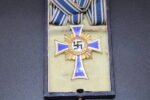 Mutterkreuz in Gold - Mother’s Cross in Gold (Wilhelm Deumer + Cased) - Image 2