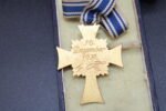 Mutterkreuz in Gold - Mother’s Cross in Gold (Wilhelm Deumer + Cased) - Image 3