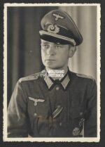 Studioportrait Wehrmacht Officer wearing EK1 & ASA
