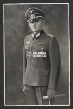 Studioportrait Wehrmacht Officer wearing EK1, DRL & VWA
