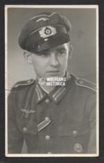Studioportrait Wehrmacht Soldier wearing VWA