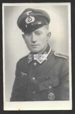 Studioportrait Wehrmacht Soldier wearing ASA