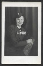 Studioportrait Luftwaffe-Helferin