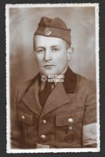 Studioportrait Reichsarbeidsdienst Worker with Badges