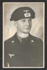 Studioportrait of Panzer soldier - Panzer-Regiment 5