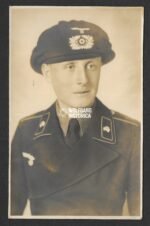 Studioportrait of Panzer soldier - Panzer-Regiment 5