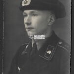 Studioportrait of Panzer soldier - Panzer-Regiment 5