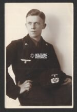 Studioportrait of Panzer soldier - Panzer-Regiment 5