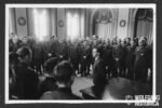 German Press Photo Joseph Goebbels speaking to Ritterkreuzträger & Officers