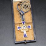 Mutterkreuz in Gold – Mother’s Cross in Gold (Richard Sieper & Söhne)