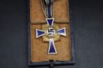 Mutterkreuz in Gold – Mother’s Cross in Gold (Richard Sieper & Söhne) - Image 2
