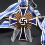 Mutterkreuz in Bronze – Mother’s Cross in Bronze
