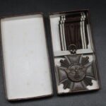 NSDAP Dienstauszeichnung in Bronze (M1/120, Wilhelm Deumer) (Cased)