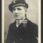 Studioportrait of Kriegsmarine Sailor with Unit (?) Cap Badge!