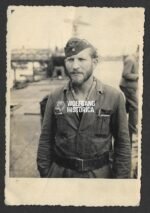 Studioportrait of U-Boot Sailor with Unit/Boat Cap Badge!