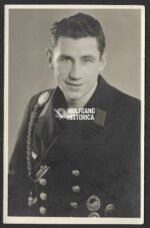 Studioportrait of Kriegsmarine Sailor wearing the Zerstörerkriegsabzeichen