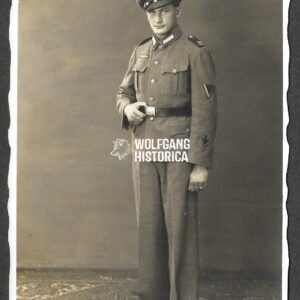 Kriegsmarine Artilleryman with Specialist Badge, Bochum Studio