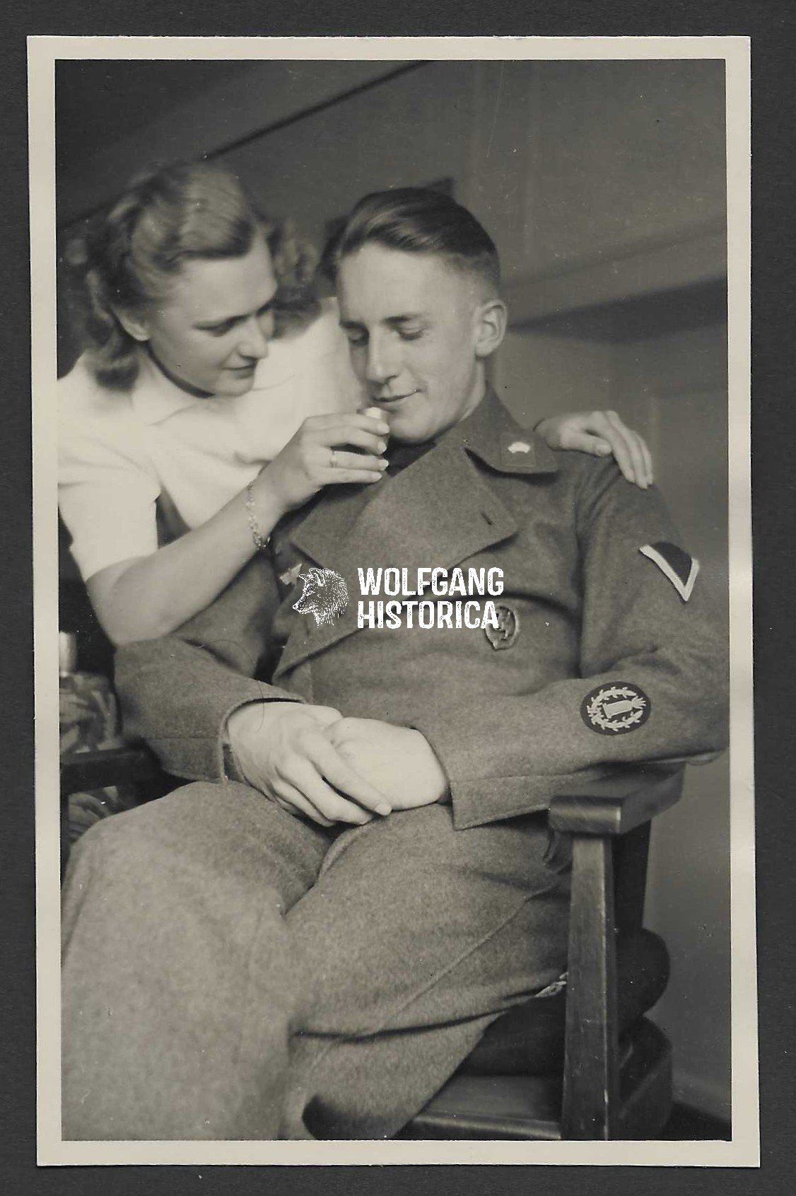 Foto_2026-01-06_113204 Portrait of Soldier with Stug-wrapper & Artillery Gunner Sleeve Badge! - Image 1