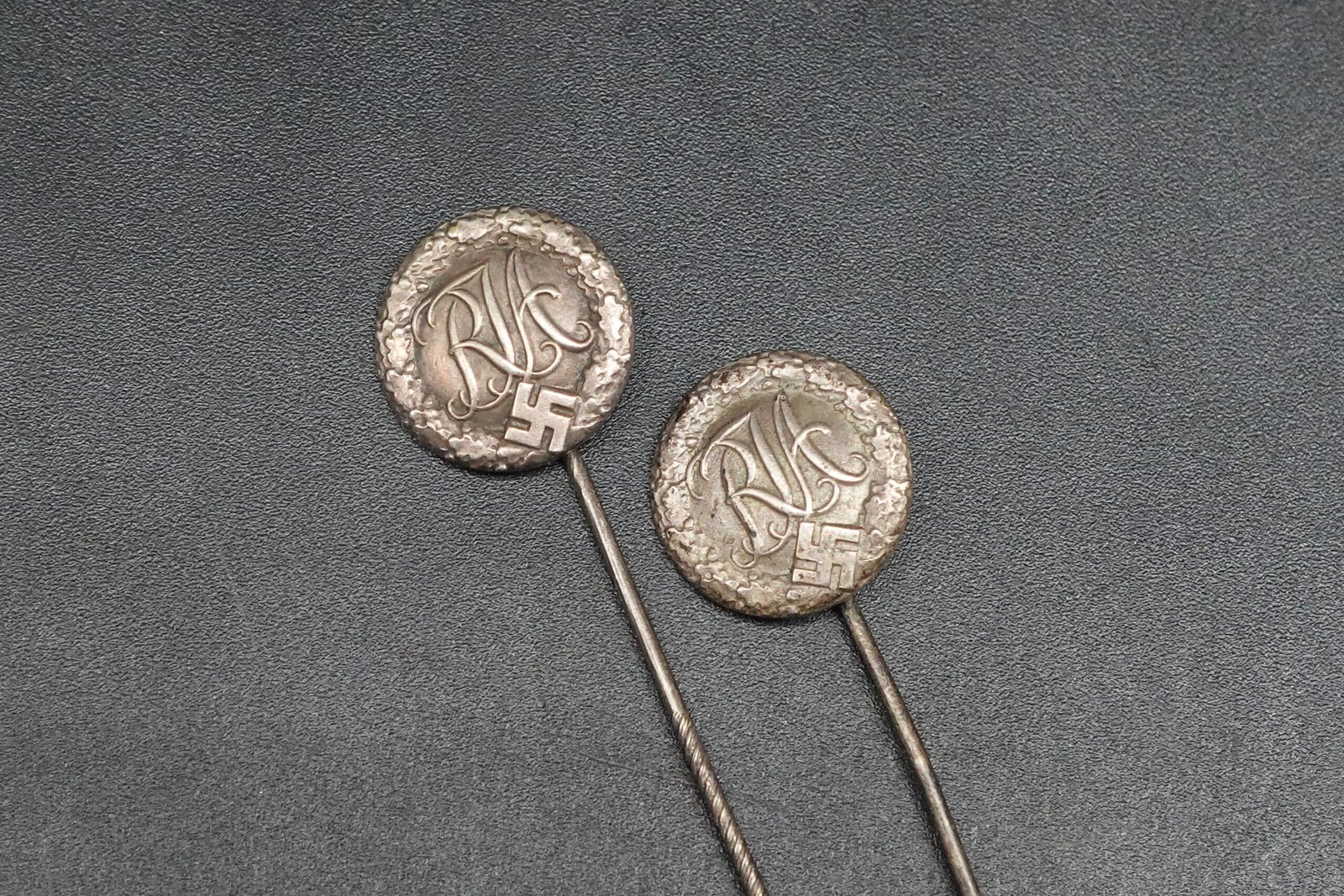 DSC09706 Reichsjugendsport-Abzeichen für Jungen Pin - Image 1