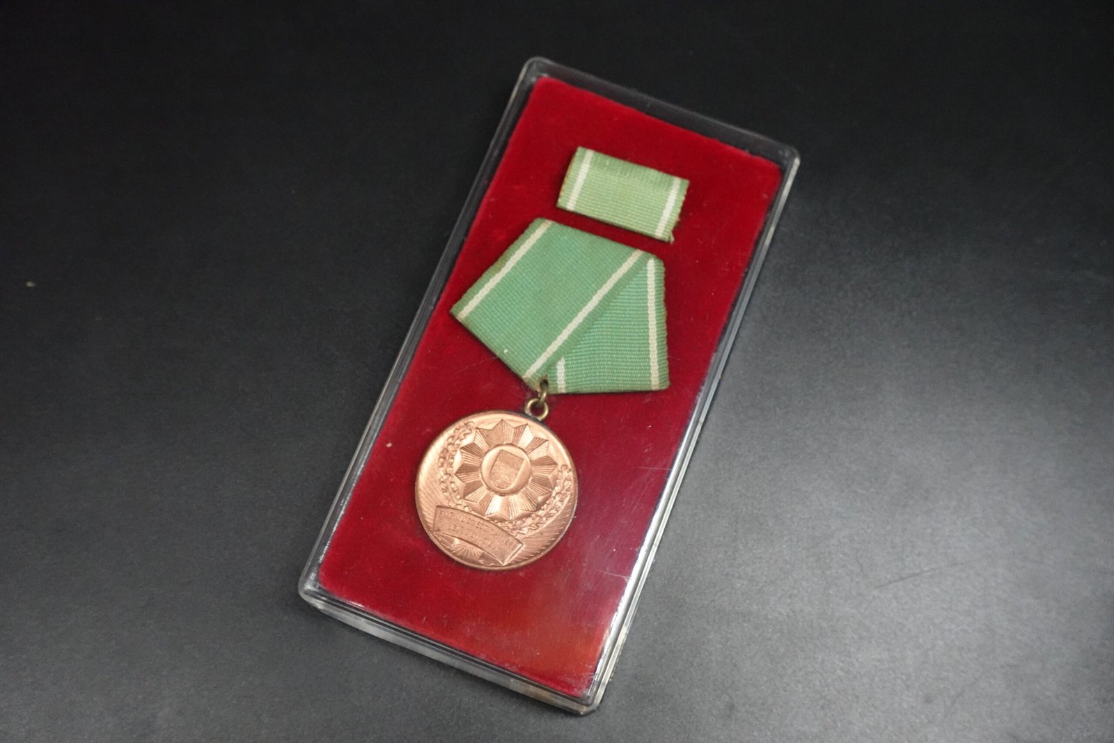DSC09811 DDR Medal for Distinguished Service in the Armed Organs of the Ministry of the Interior - Image 1