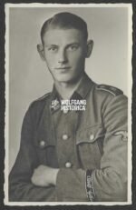 Studioportrait of "LAH" Soldier - Cufftitle and LAH Shoulderboards worn!