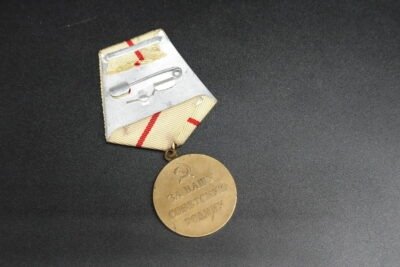 Soviet WWII Campaign Medal “For the Defence of Stalingrad” - Image 2