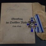 Mutterkreuz in Bronze (“Mother’s Cross in Bronze”) with Karl Wurster, Marktneukirchen Pouch