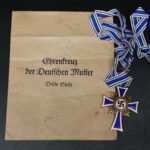 Mutterkreuz in Bronze (“Mother’s Cross in Bronze”) with Lind & Meyrer, Oberstein Pouch