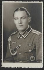Studioportrait Wehrmacht Soldier wearing ISA & Schützenschnur (Taken in Liege, BE)