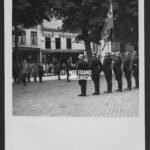 Press Photo Flemish Collaboration: Vlaamse Wachtbrigade in Brussels with officers & Flag!