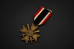 Kriegsverdienstkreuz 2. Klasse mit Schwertern - War Merit Cross 2nd Class - Image 2