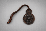 WWII German “Eismeerfront 1942–1943” Commemorative Badge / Tinnie with Leather Hanger