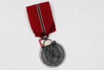 Winterschlacht im Osten 1941/42 Medal – Maker Marked “107” (Carl Wild)